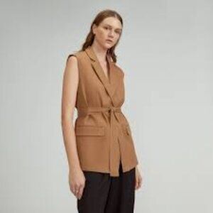 NWT EVERLANE Womens The TENCEL™ Sleeveless Blazer in Toasted Coconut size 10